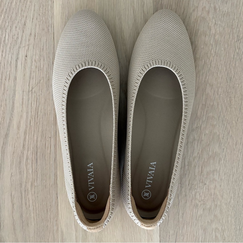 NWOT Vivaia Flats